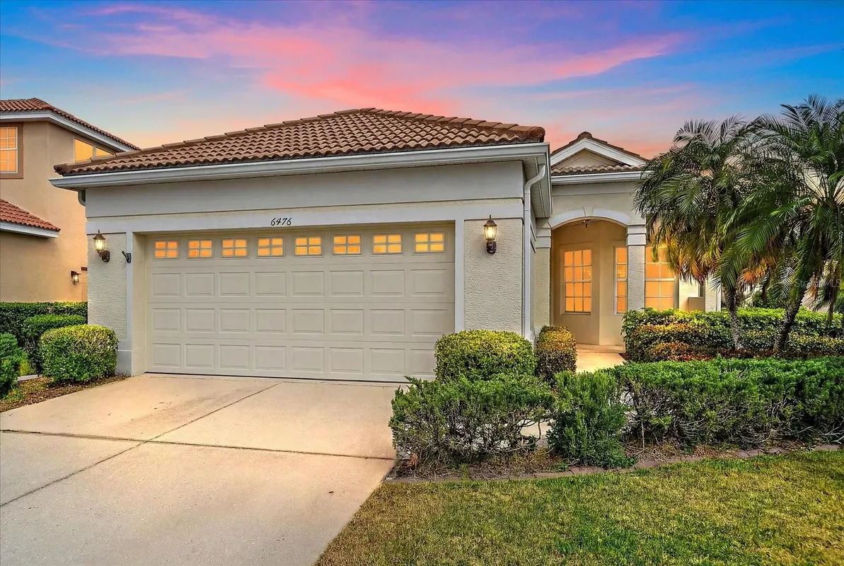 Property Slideshow image 1 of 35 | 6476 rookery cir, Bradenton, FL, 34203