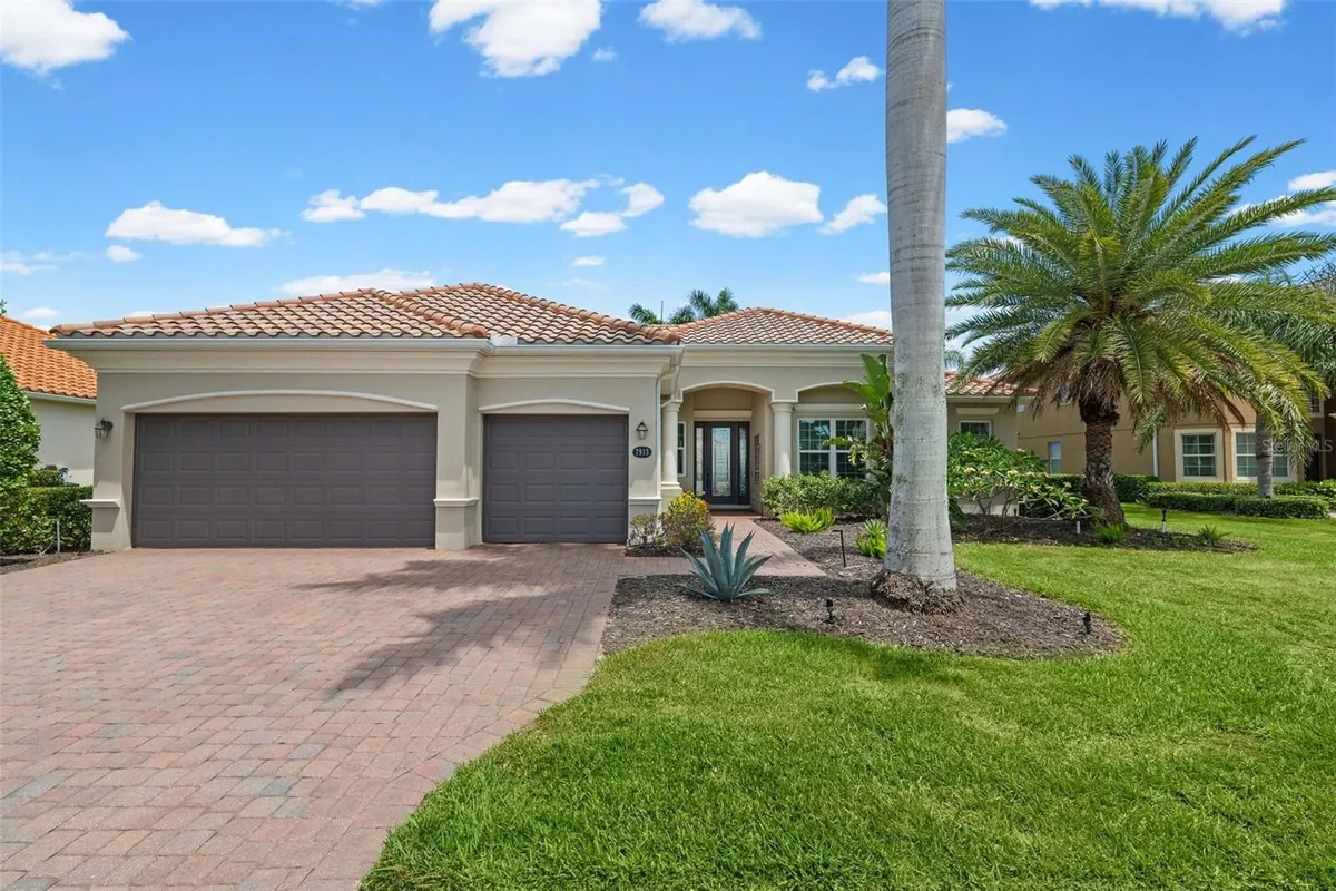 Property Slideshow image 1 of 54 | 7913 heritage grand pl, Bradenton, FL, 34212