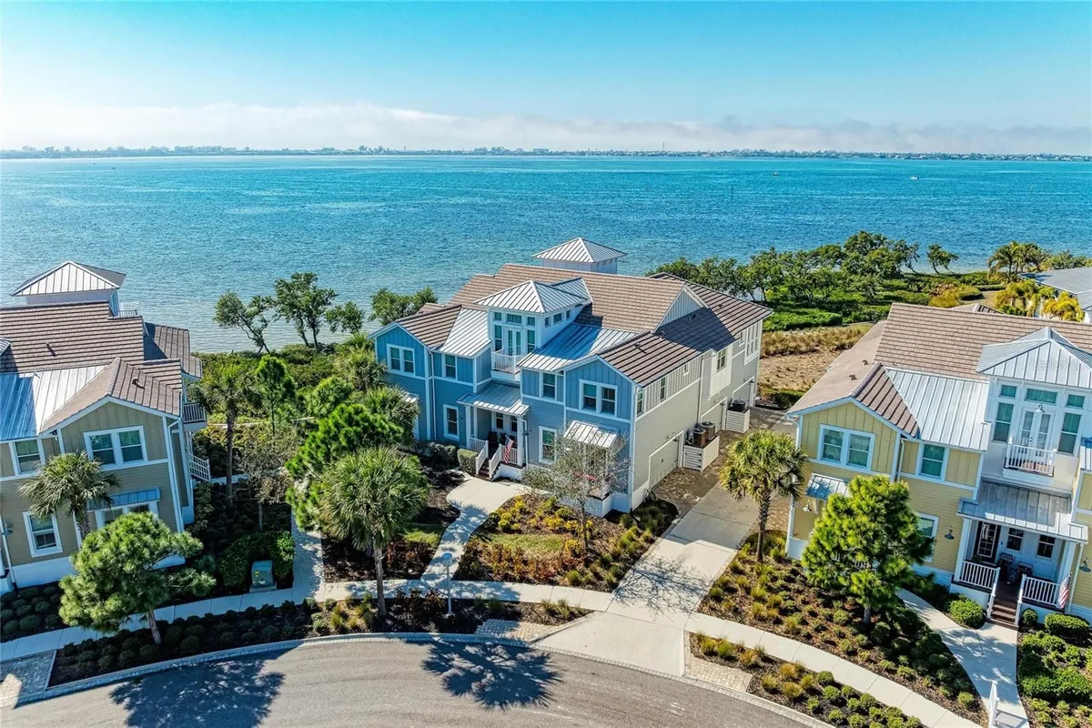 Property Slideshow image 1 of 99 | 268 saint lucia dr 101, Bradenton, FL, 34209