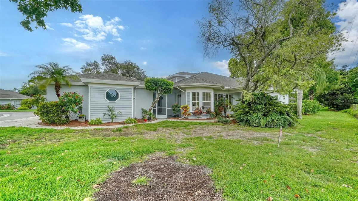 Property Slideshow image 1 of 49 | 6467 carrington cir 43, Sarasota, FL, 34238