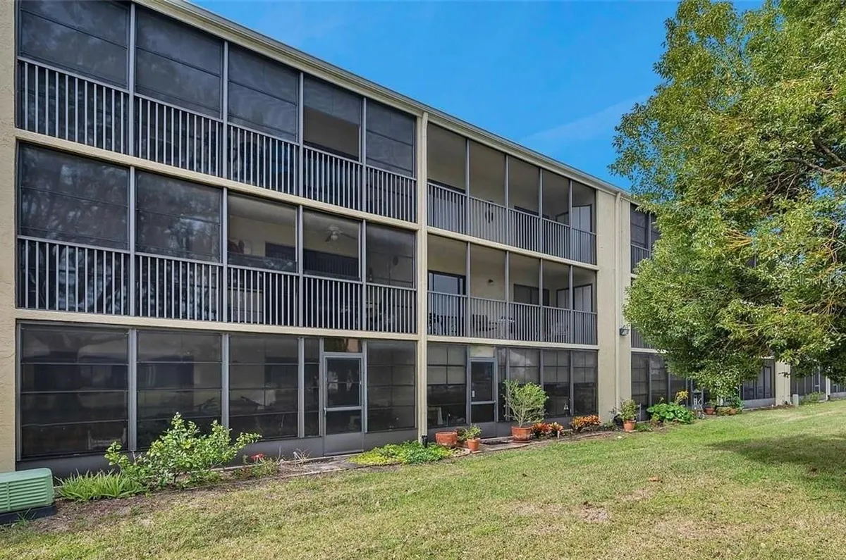 Property Slideshow image 1 of 14 | 1485 halsey dr 105, Dunedin, FL, 34698