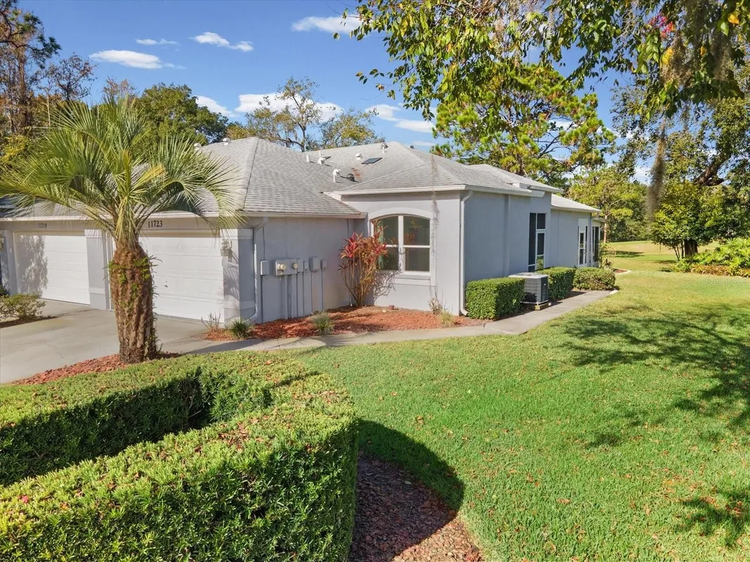 Property Slideshow image 1 of 64 | 11723 foxworth ln, New Port Richey, FL, 34654