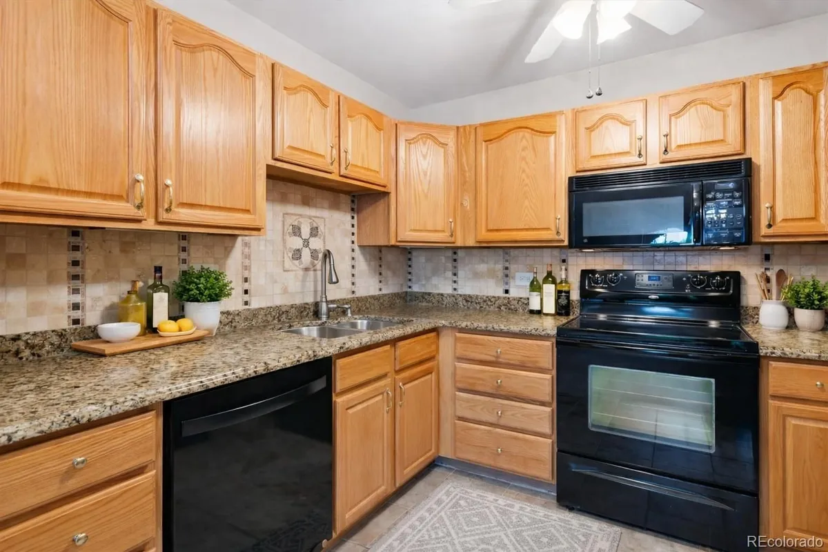 Property Slideshow image 1 of 33 | 585 s alton way 4d, Denver, CO, 80247