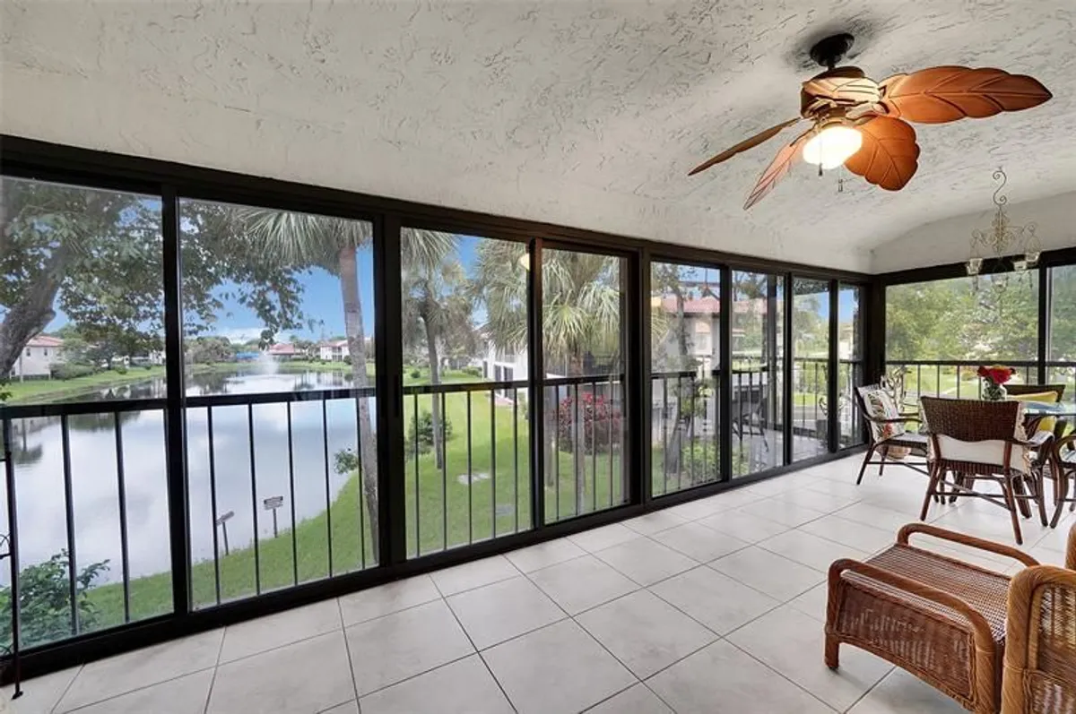 Property Slideshow image 1 of 52 | 7951 eastlake dr d, Boca Raton, FL, 33433