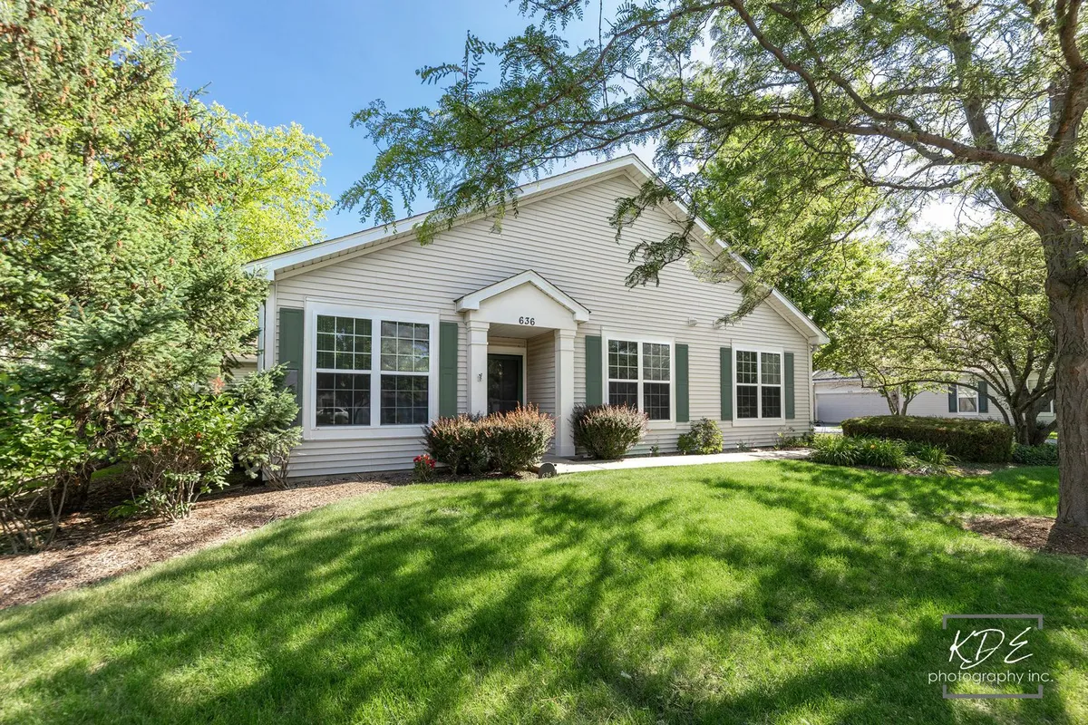Property Slideshow image 1 of 32 | 636 s cadillac cir, Romeoville, IL, 60446
