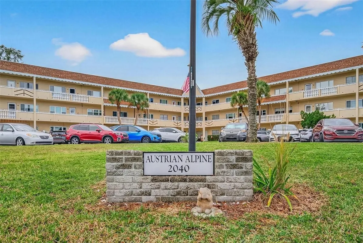 Property Slideshow image 1 of 68 | 2040 world parkway blvd 34, Clearwater, FL, 33763