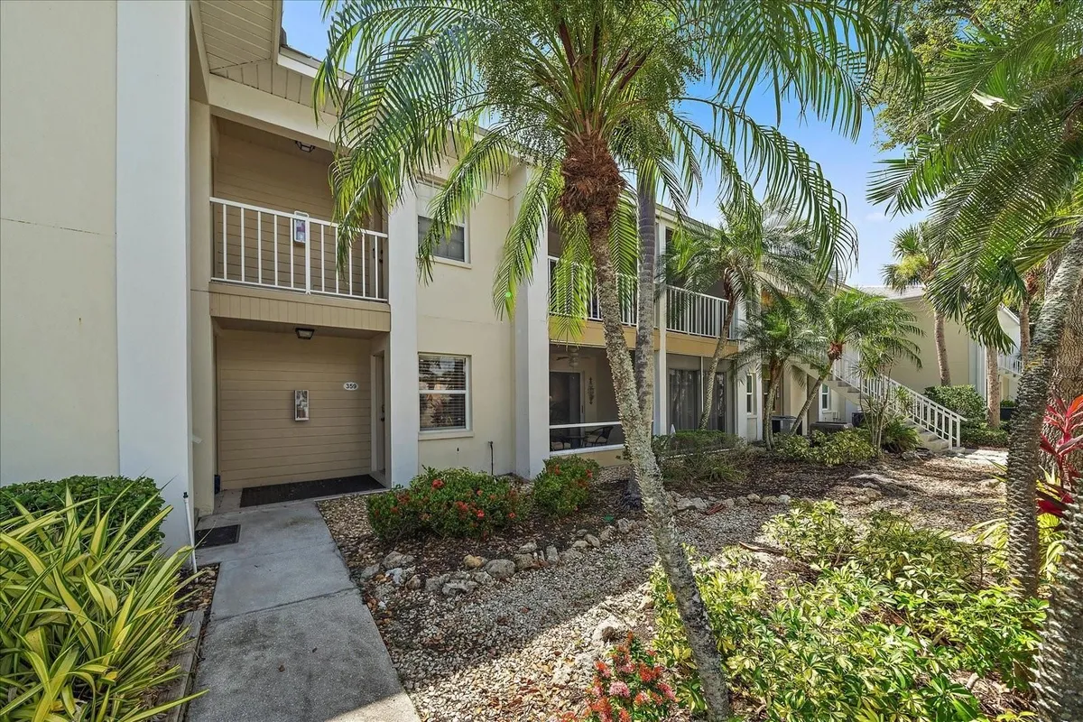 Property Slideshow image 1 of 76 | 425 cerromar ter 359, Venice, FL, 34293