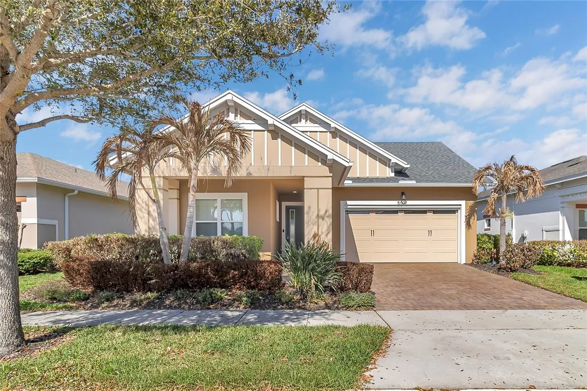Property Slideshow image 1 of 39 | 5017 e fountainwood dr, St Cloud, FL, 34772