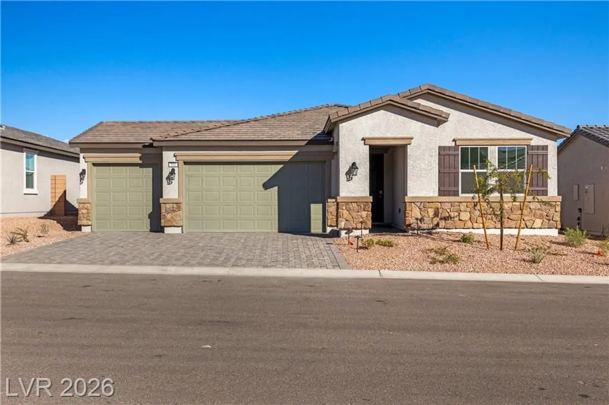 Property Slideshow image 1 of 64 | 541 jefferson ln, Mesquite, NV, 89027