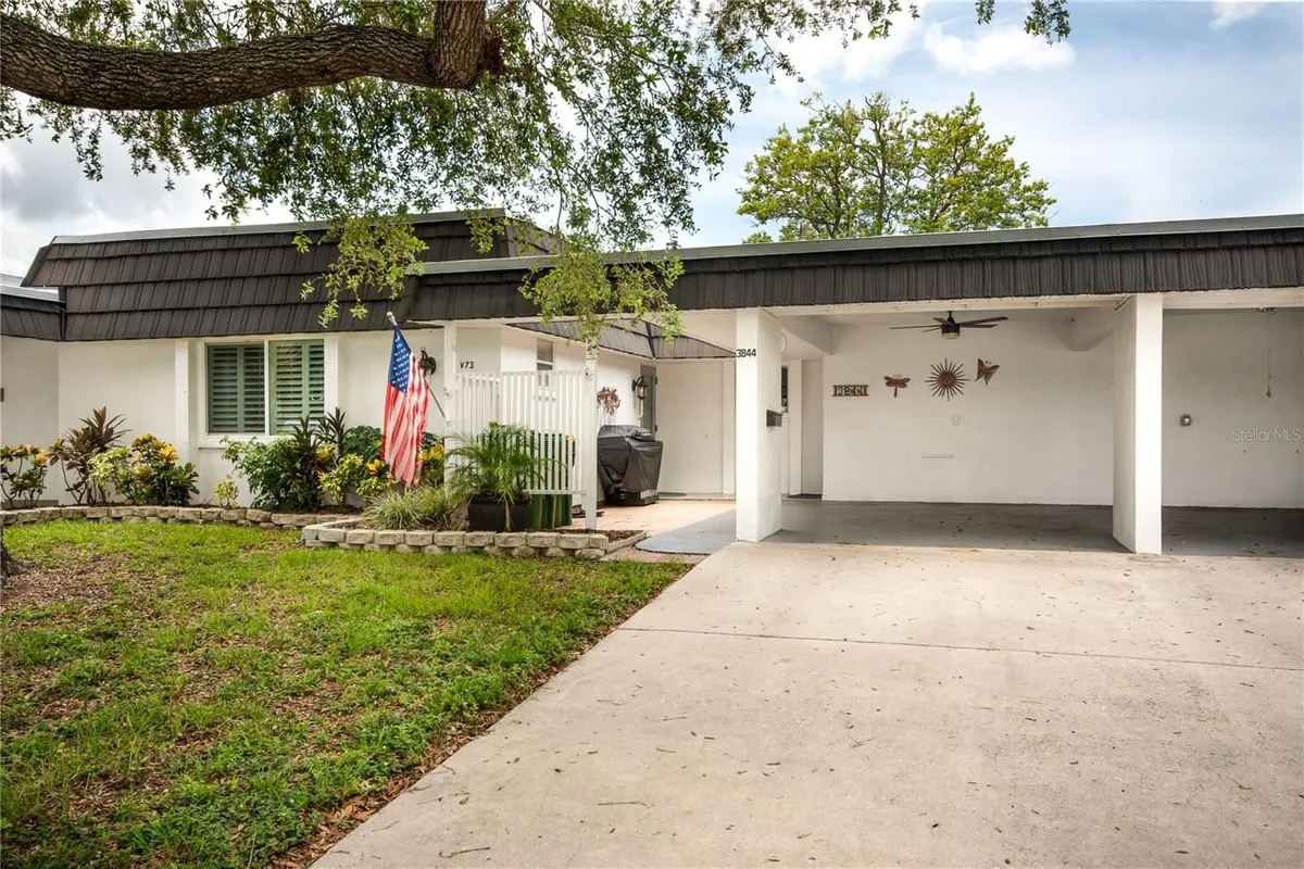 Property Slideshow image 1 of 28 | 3844 blue stone way 73, Sarasota, FL, 34232