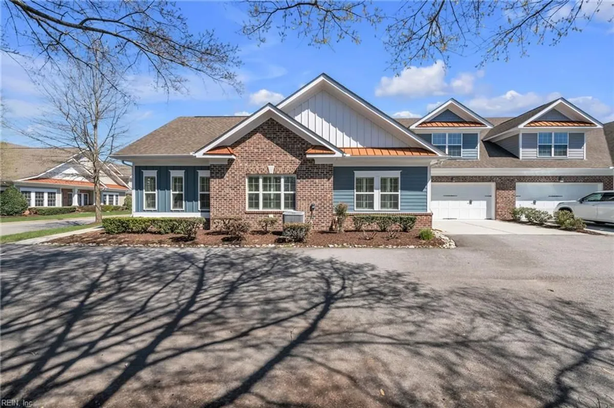 Property Slideshow image 1 of 48 | 1501 rosehill dr 46, Chesapeake, VA, 23320