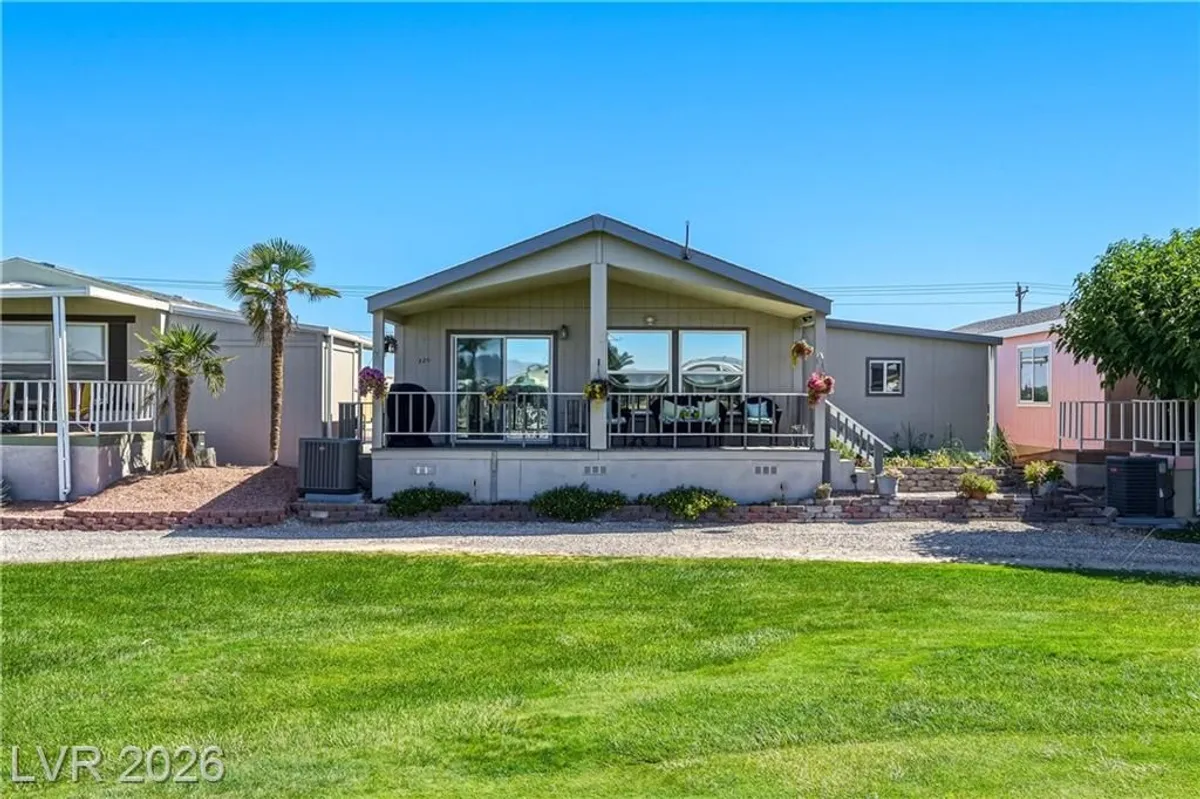 Property Slideshow image 1 of 42 | 320 montecito dr, Pahrump, NV, 89048