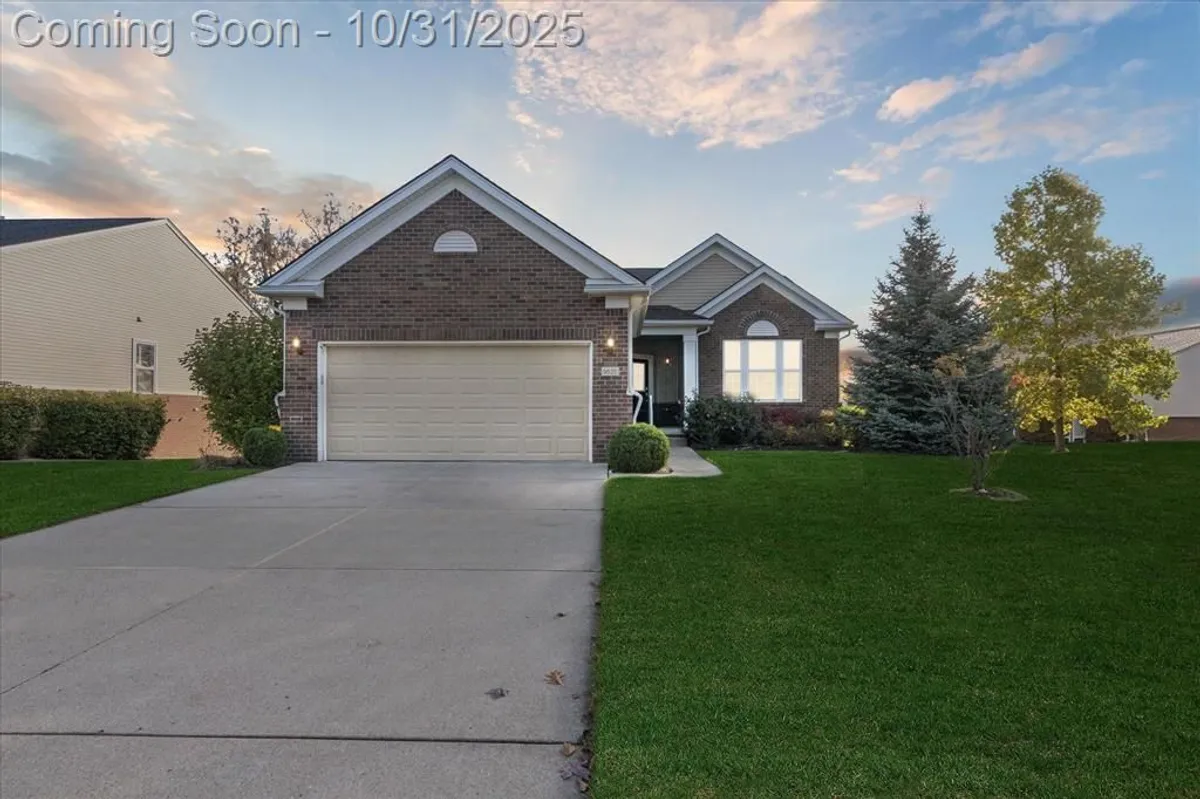 Property Slideshow image 1 of 67 | 9525 pine valley dr, Grand Blanc, MI, 48439