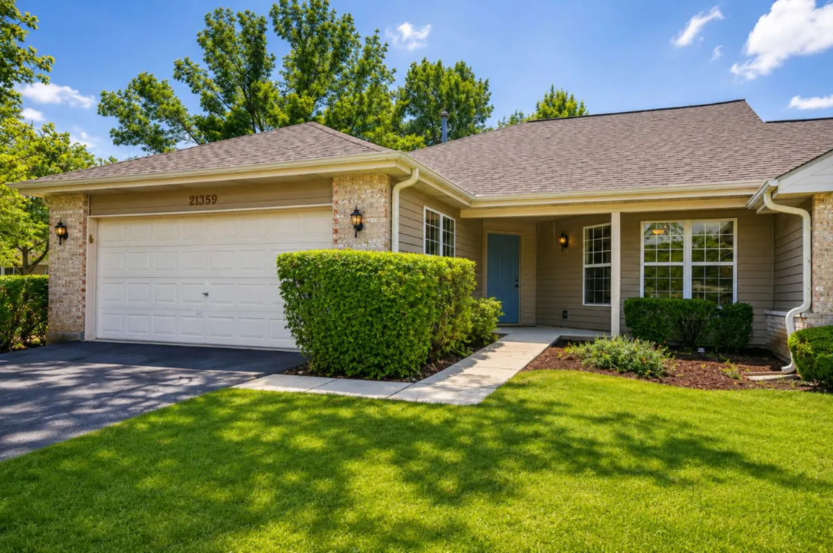 Property Slideshow image 1 of 30 | 21359 silktree cir, Plainfield, IL, 60544