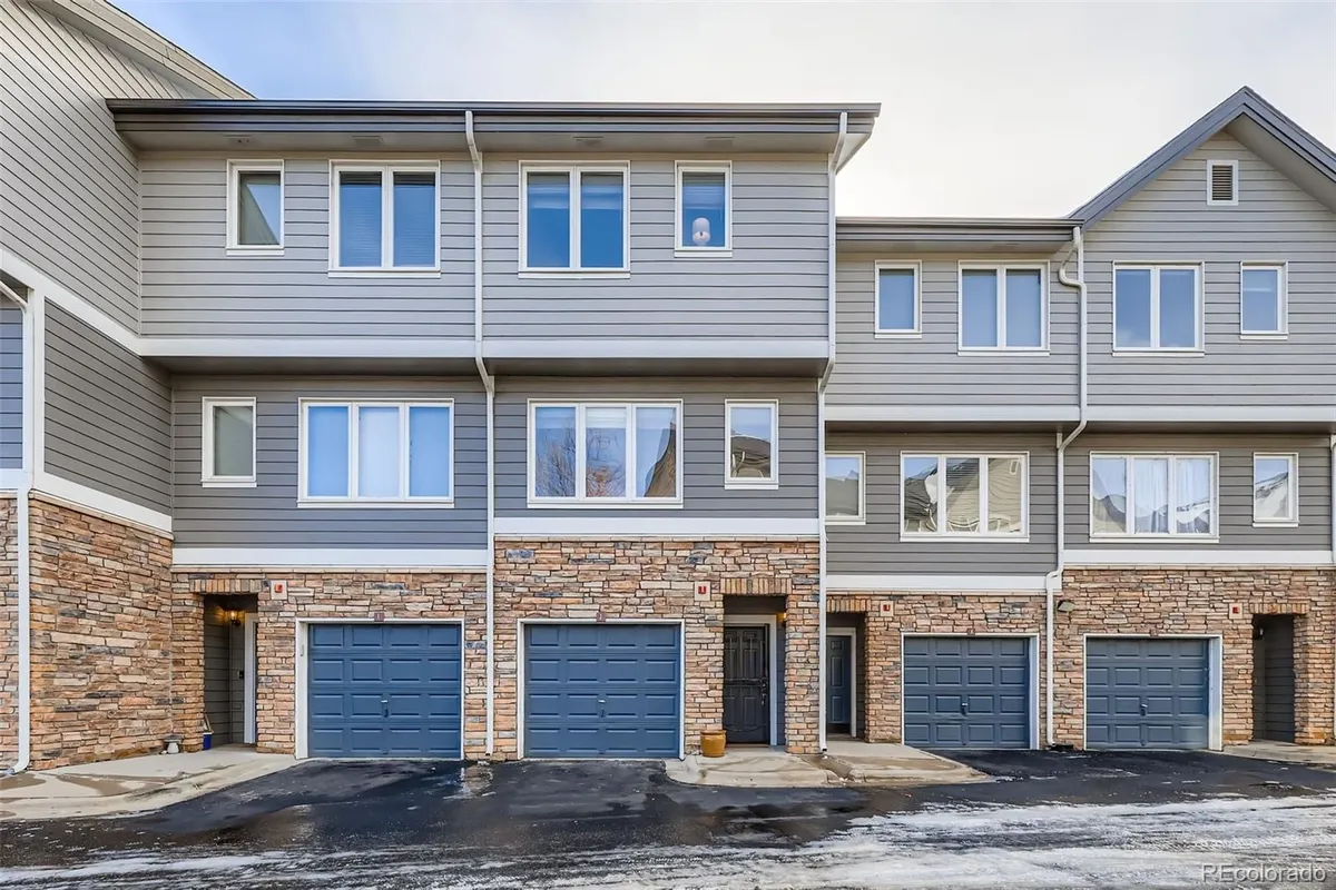 Property Slideshow image 1 of 21 | 2943 w riverwalk cir j, Littleton, CO, 80123