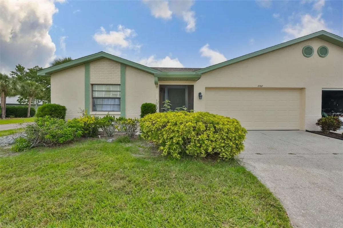 Property Slideshow image 1 of 82 | 2102 harringay st 449, Sun City Center, FL, 33573