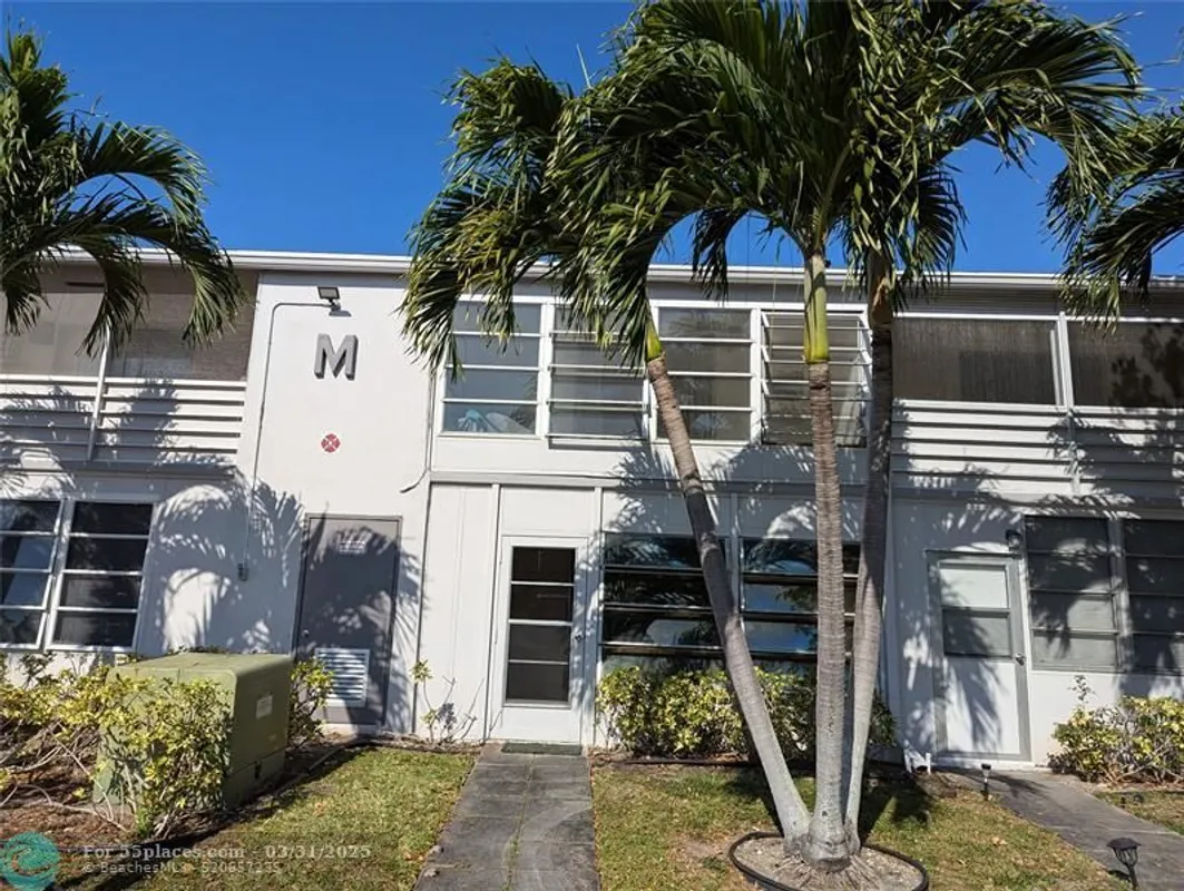 Property Slideshow image 1 of 32 | 190 oakridge m # 190, Deerfield Beach, FL, 33442