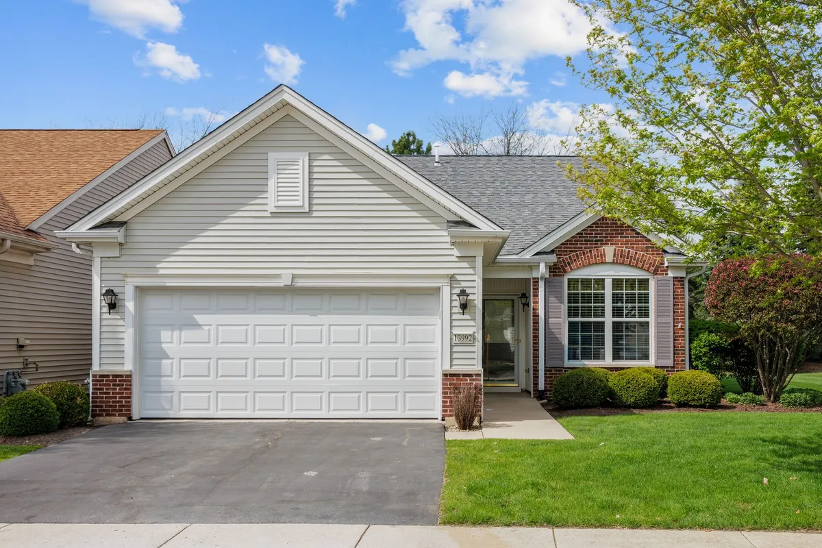Property Slideshow image 1 of 20 | 13992 palisades ave, Huntley, IL, 60142