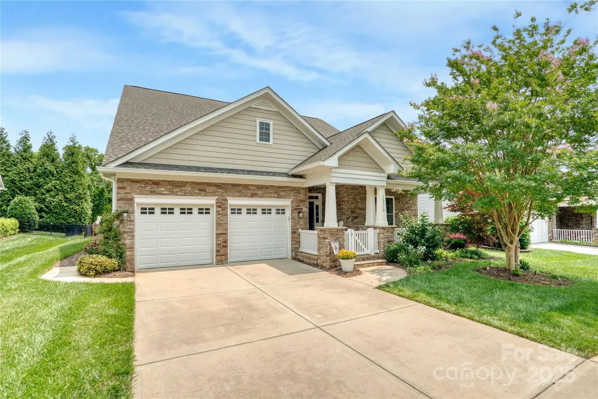 Property Slideshow image 1 of 25 | 12910 meetinghouse dr, Cornelius, NC, 28031