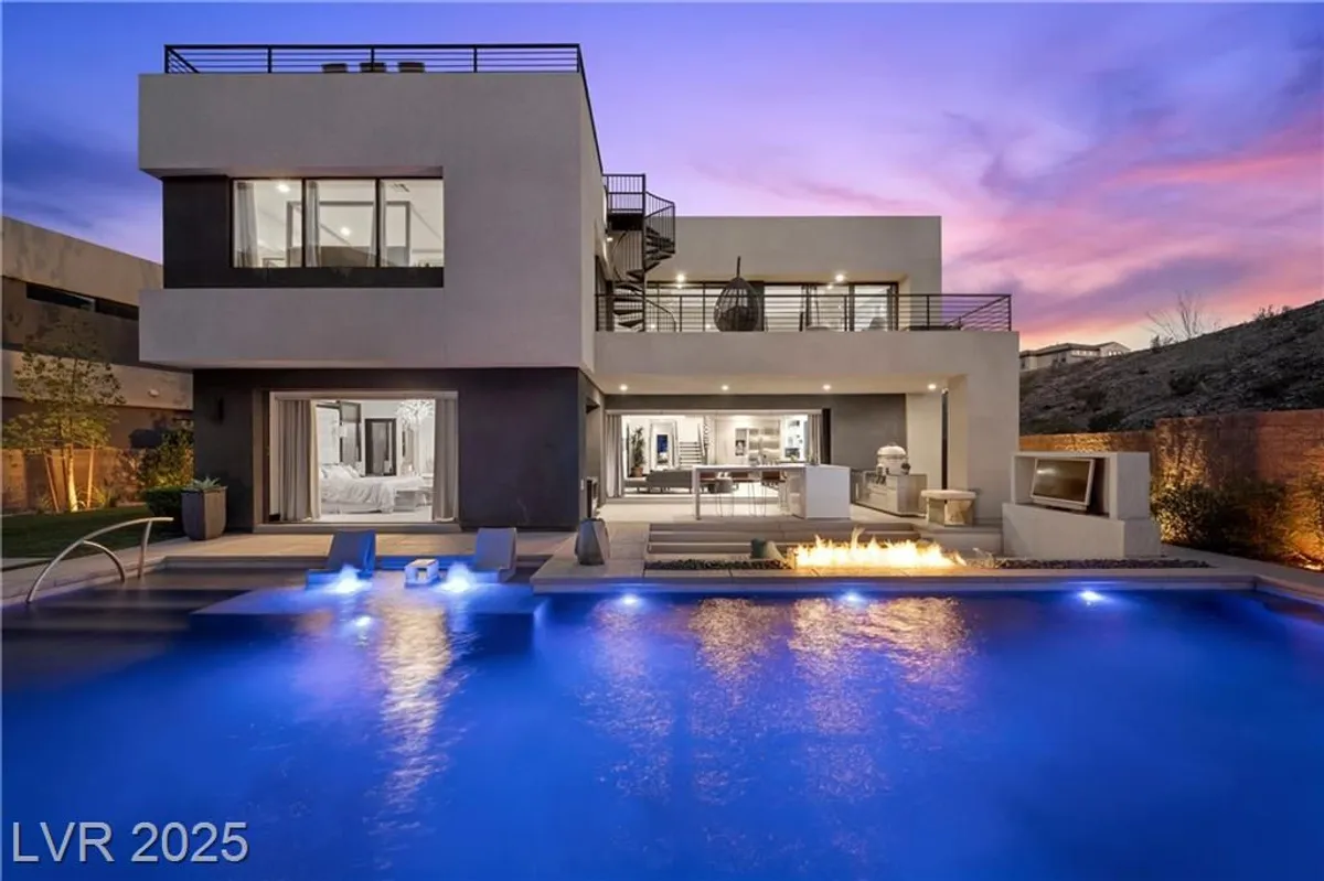 Property Slideshow image 1 of 99 | 5 highland cove ln, Henderson, NV, 89011