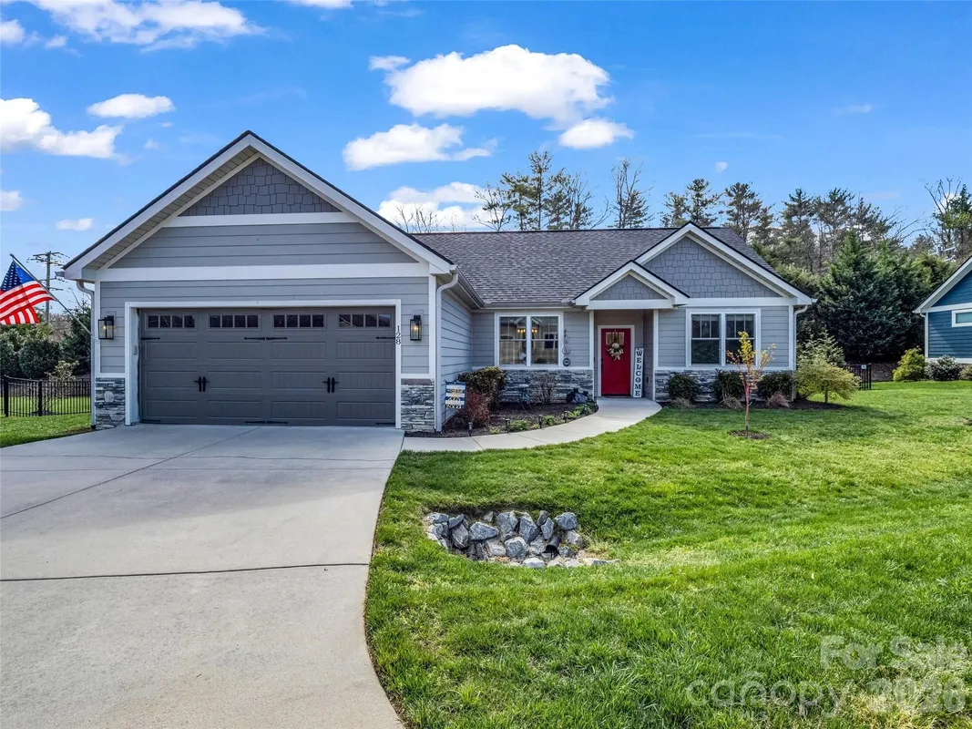 Property Slideshow image 1 of 46 | 128 shoeing box way, Hendersonville, NC, 28792