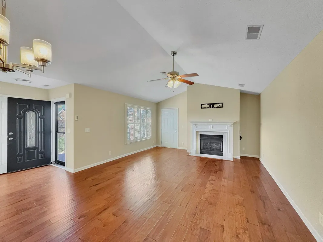 Property Slideshow image 1 of 33 | 395 devon chase hl 3804, Gallatin, TN, 37066