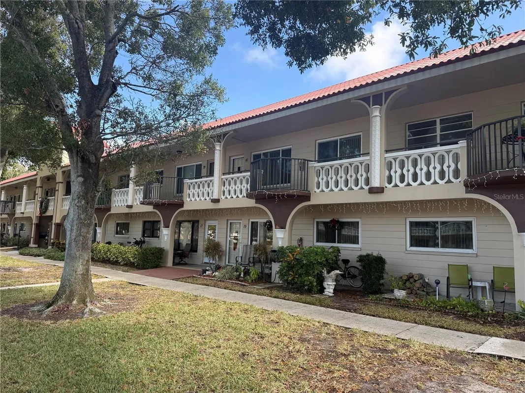 Property Slideshow image 1 of 44 | 2401 franciscan dr 17, Clearwater, FL, 33763