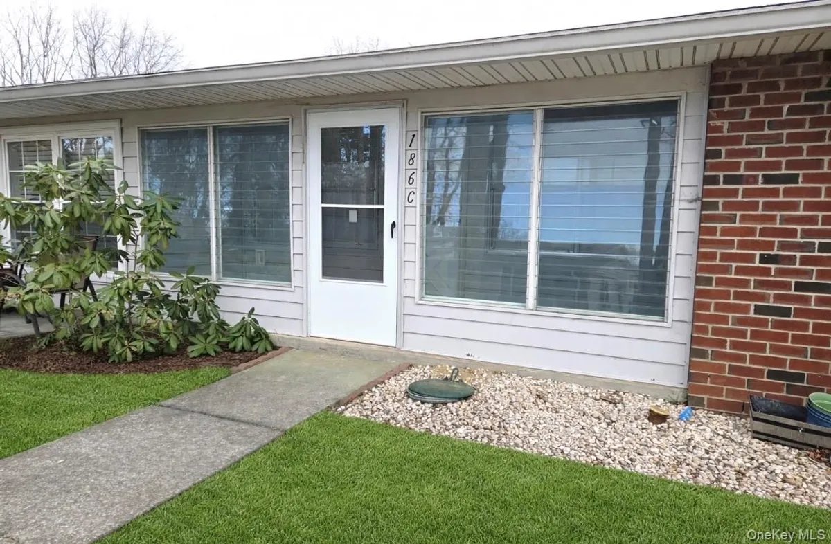 Property Slideshow image 1 of 25 | 186 ventry ct unit c, Ridge, NY, 11961