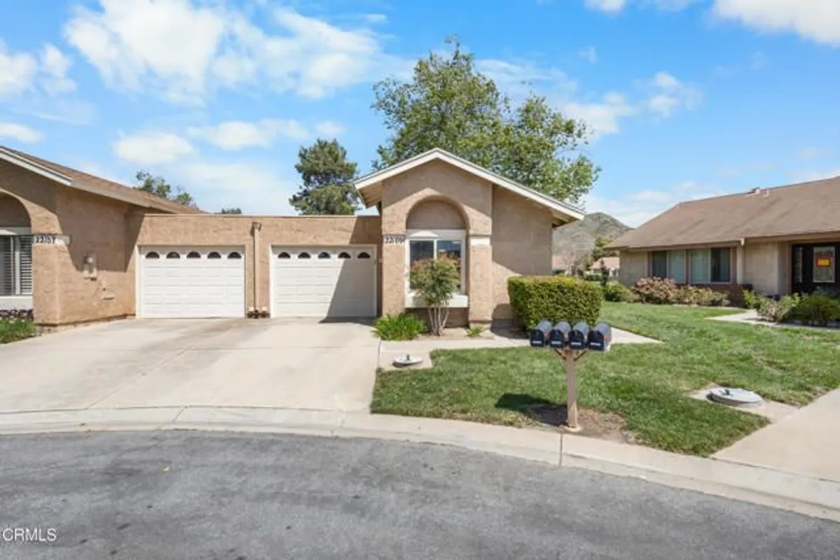 Property Slideshow image 1 of 28 | 22109 village 22 22, Camarillo, CA, 93012
