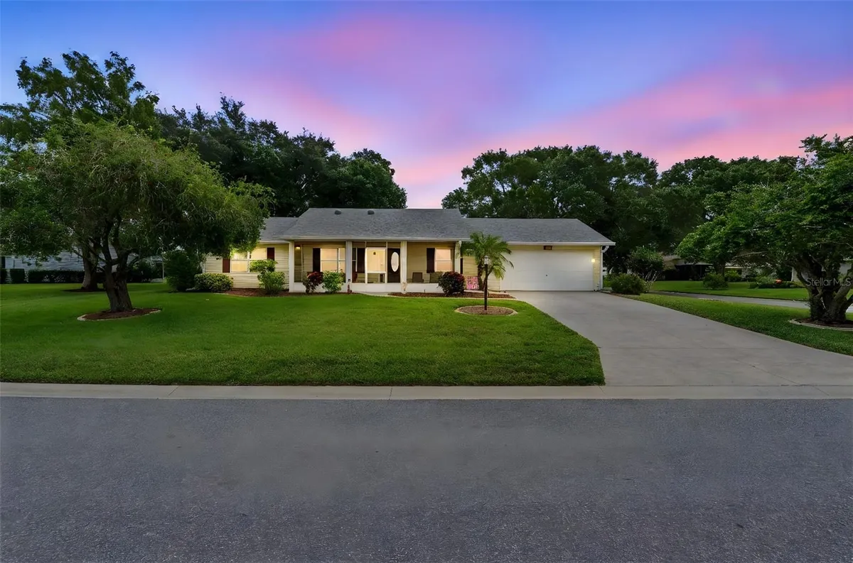 Property Slideshow image 1 of 47 | 27107 racquet cir, Leesburg, FL, 34748