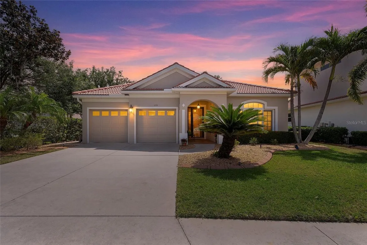 Property Slideshow image 1 of 44 | 6711 tailfeather way, Bradenton, FL, 34203