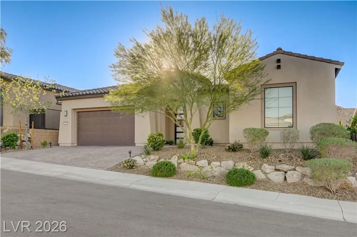 Property Slideshow image 1 of 90 | 51 thorn creek st, Henderson, NV, 89011