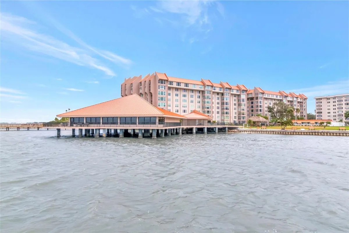 Property Slideshow image 1 of 40 | 634 edgewater dr 848, Dunedin, FL, 34698