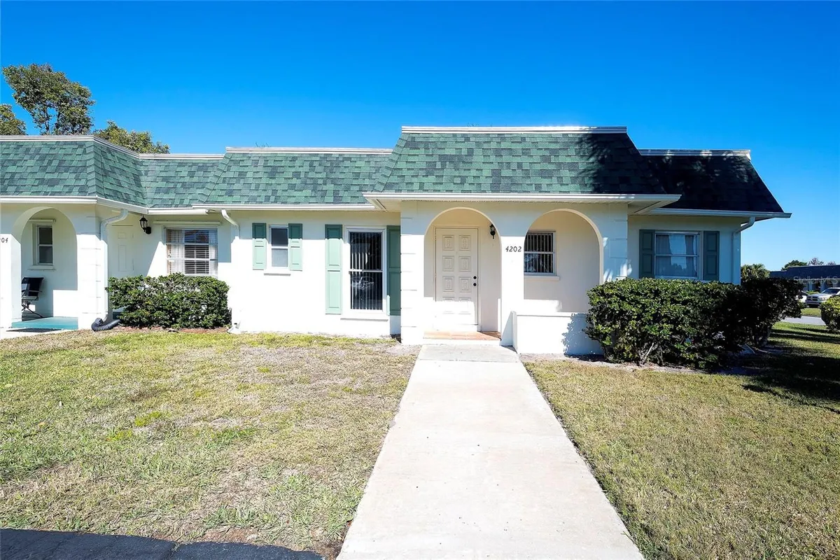 Property Slideshow image 1 of 18 | 4202 35th ave w # 7, Bradenton, FL, 34205