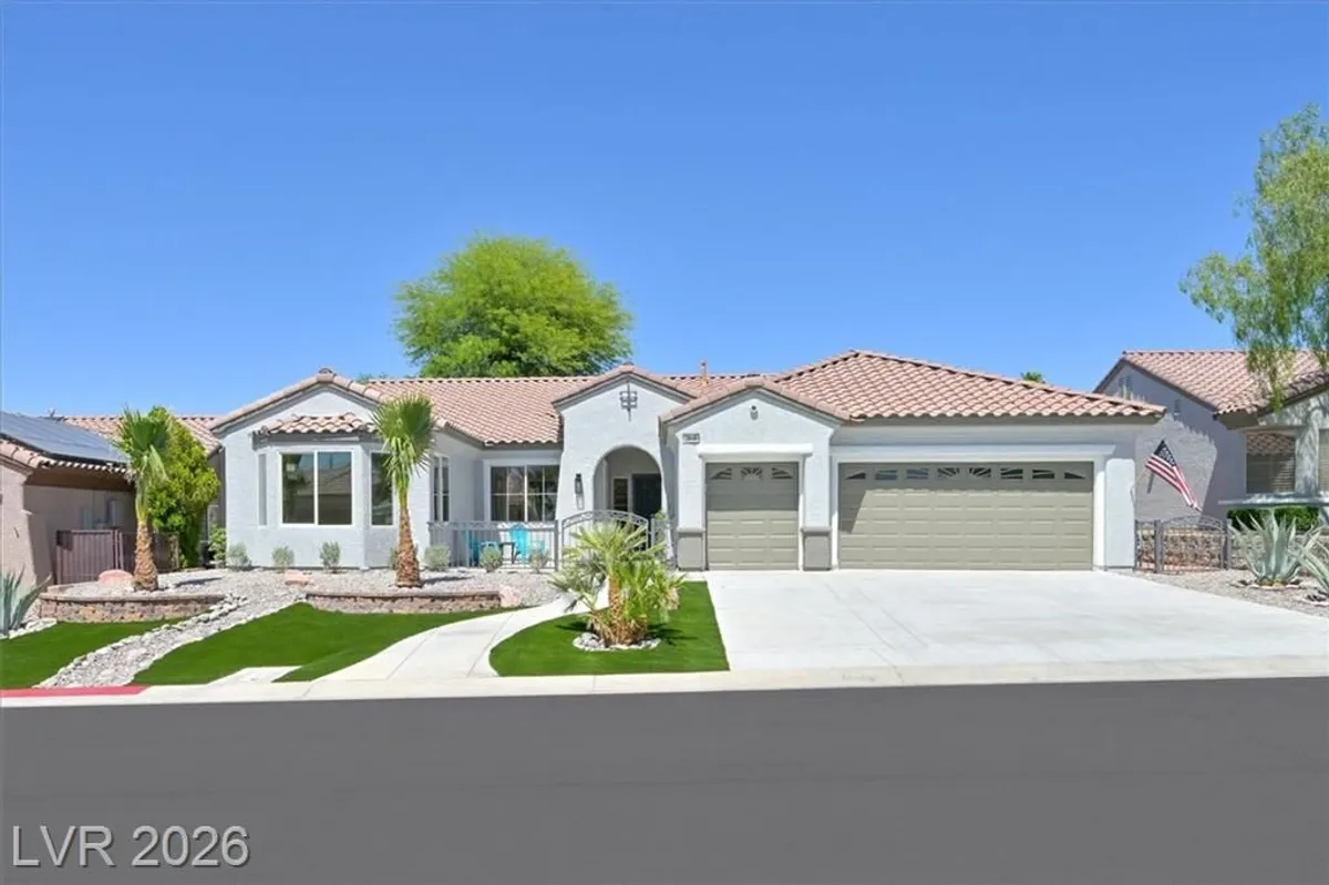 Property Slideshow image 1 of 52 | 2848 meadow park ave, Henderson, NV, 89052