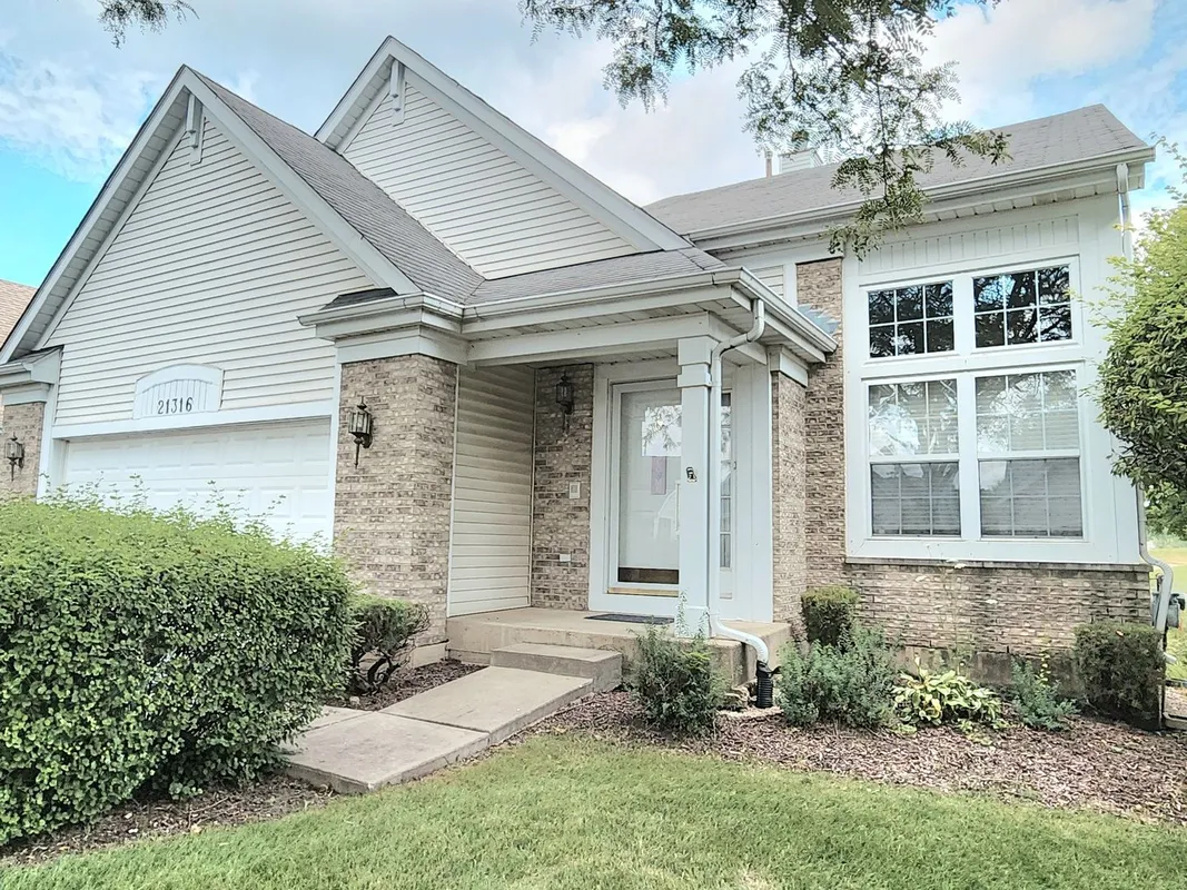Property Slideshow image 1 of 20 | 21316 w redwood dr, Plainfield, IL, 60544