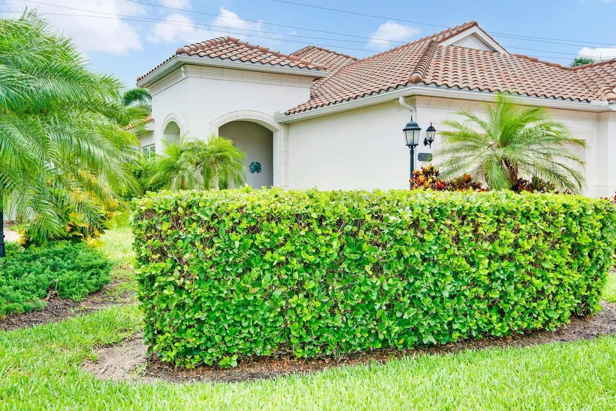 Property Slideshow image 1 of 49 | 1418 calle grand st, Bradenton, FL, 34209
