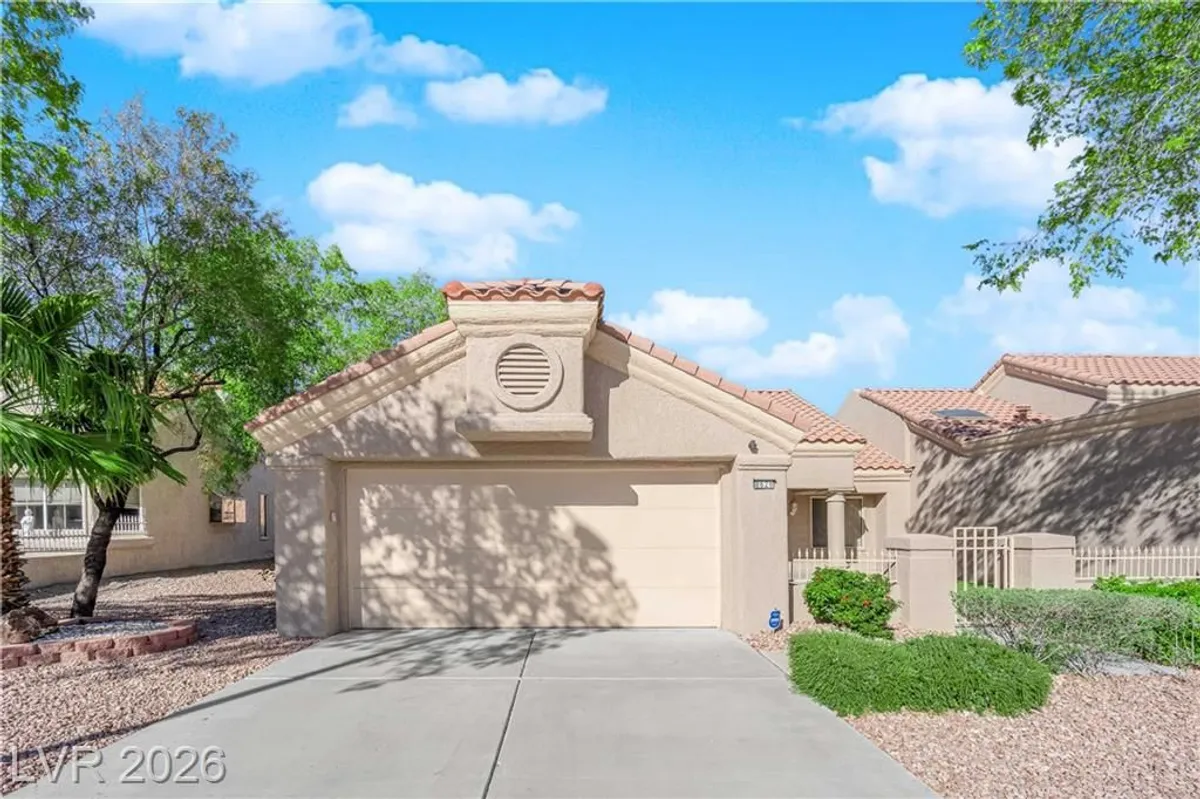 Property Slideshow image 1 of 26 | 8620 prairie hill dr, Las Vegas, NV, 89134