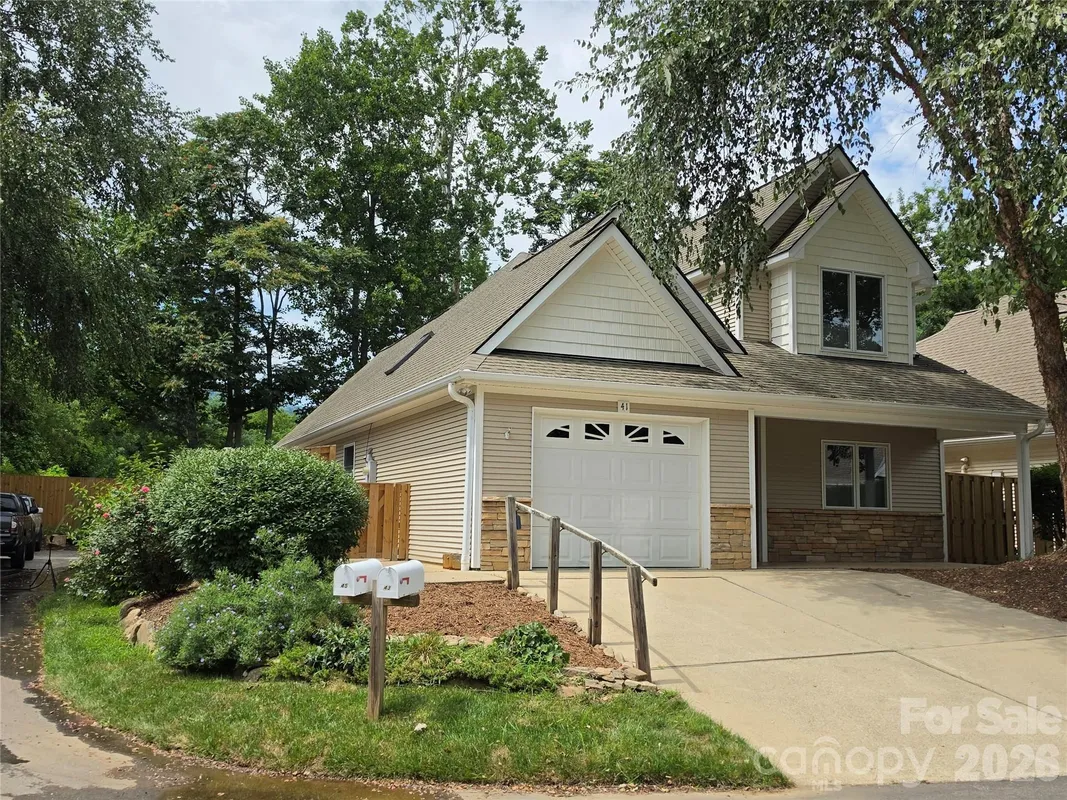 Property Slideshow image 1 of 45 | 41 beekeeper trl, Swannanoa, NC, 28778