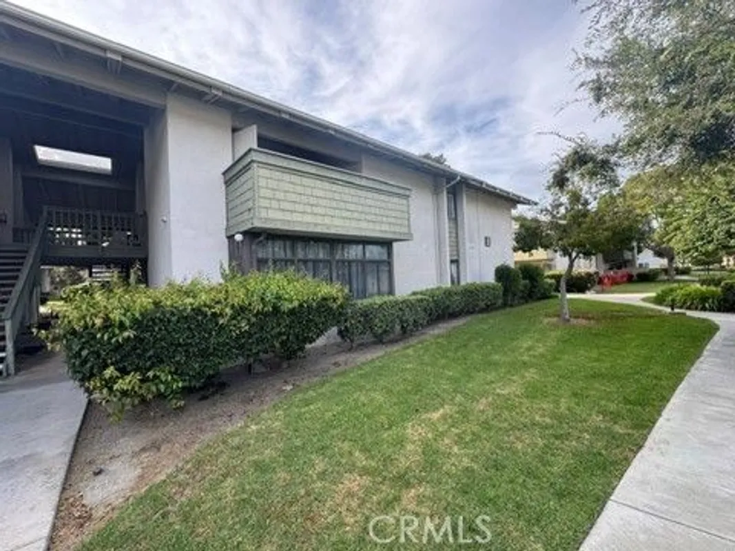Property Slideshow image 1 of 8 | 8633 portola ct 17-e, Huntington Beach, CA, 92646