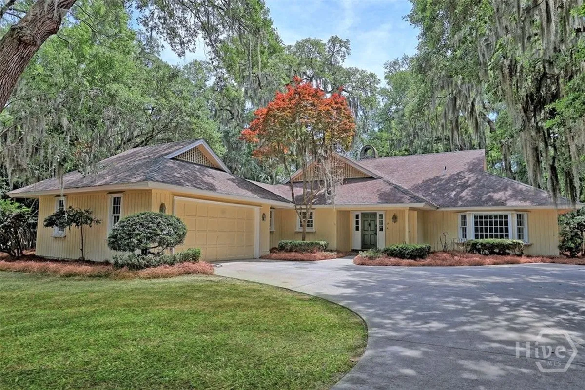 Property Slideshow image 1 of 74 | 9 magnolia xing, Savannah, GA, 31411