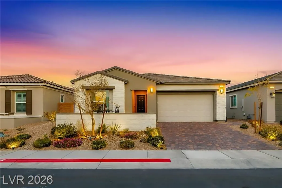 Property Slideshow image 1 of 69 | 80 tatahatso point st, Henderson, NV, 89011