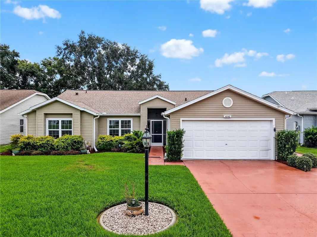 Property Slideshow image 1 of 35 | 4745 tara view rd, Leesburg, FL, 34748