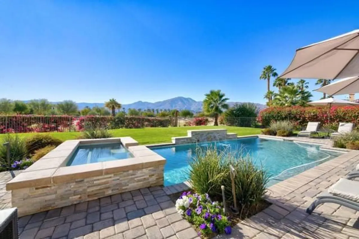 Property Slideshow image 1 of 8 | 81725 tiburon dr, La Quinta, CA, 92253