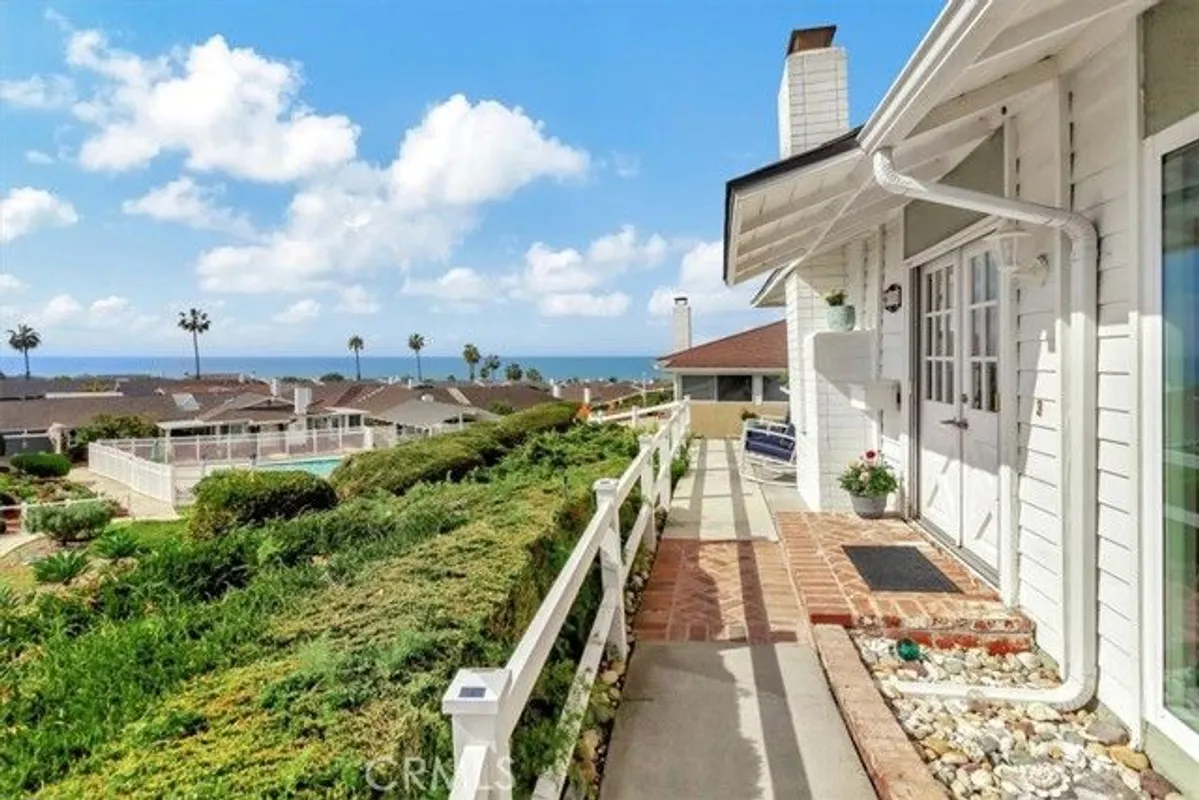 Property Slideshow image 1 of 39 | 410 camino san clemente, San Clemente, CA, 92672