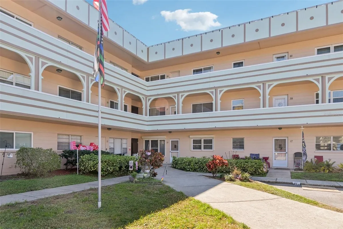 Property Slideshow image 1 of 36 | 2287 philippine dr 59, Clearwater, FL, 33763