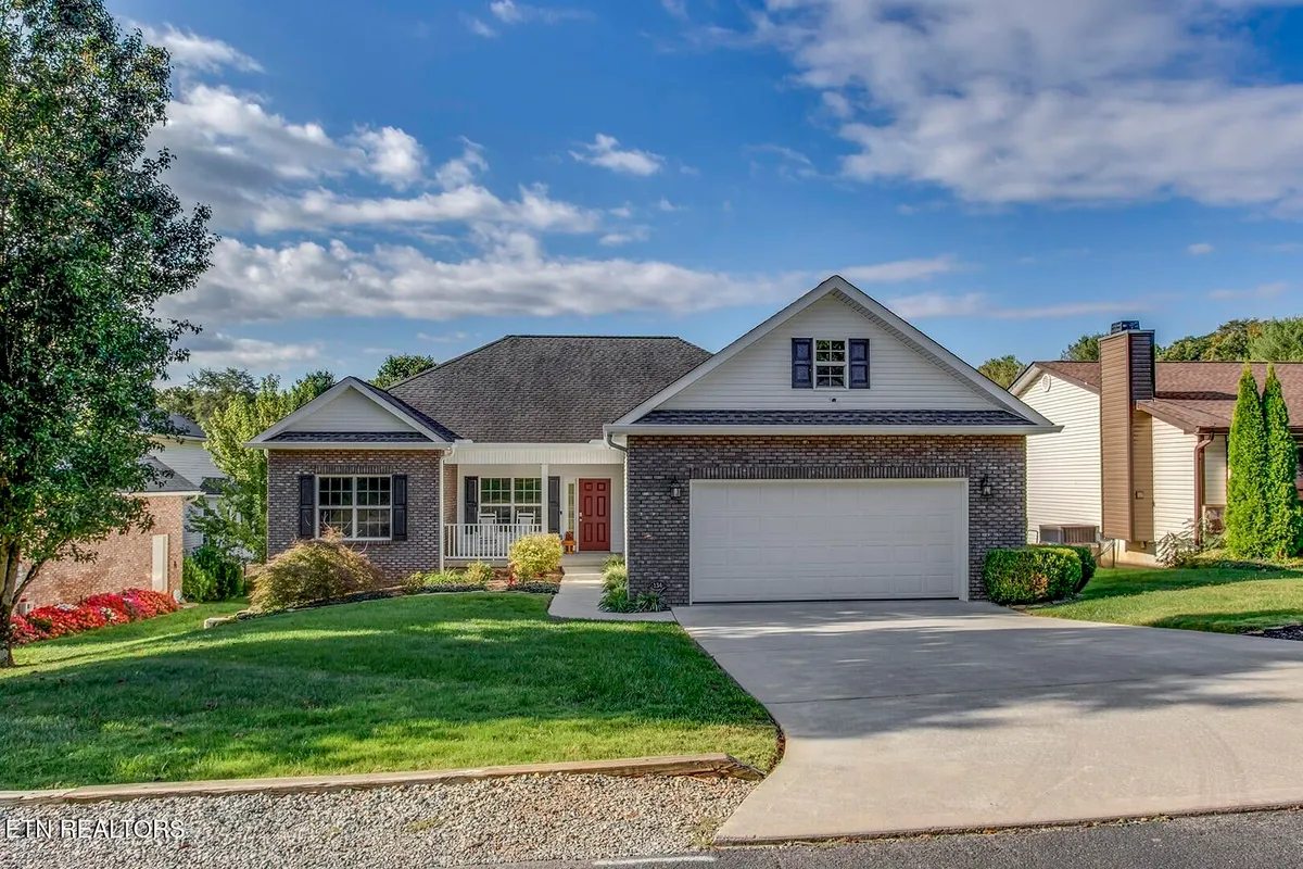 Property Slideshow image 1 of 54 | 134 daleyuhski way, Loudon, TN, 37774