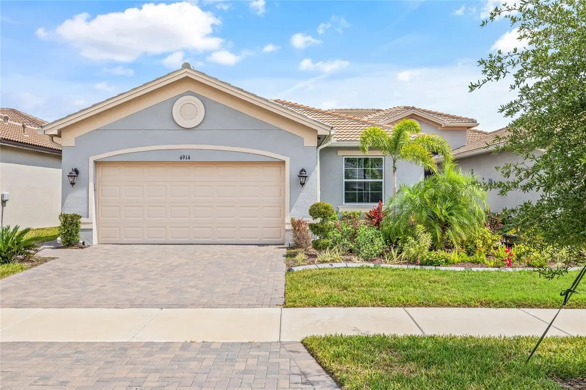 Property Slideshow image 1 of 42 | 4914 sienna isles ave, Wimauma, FL, 33598