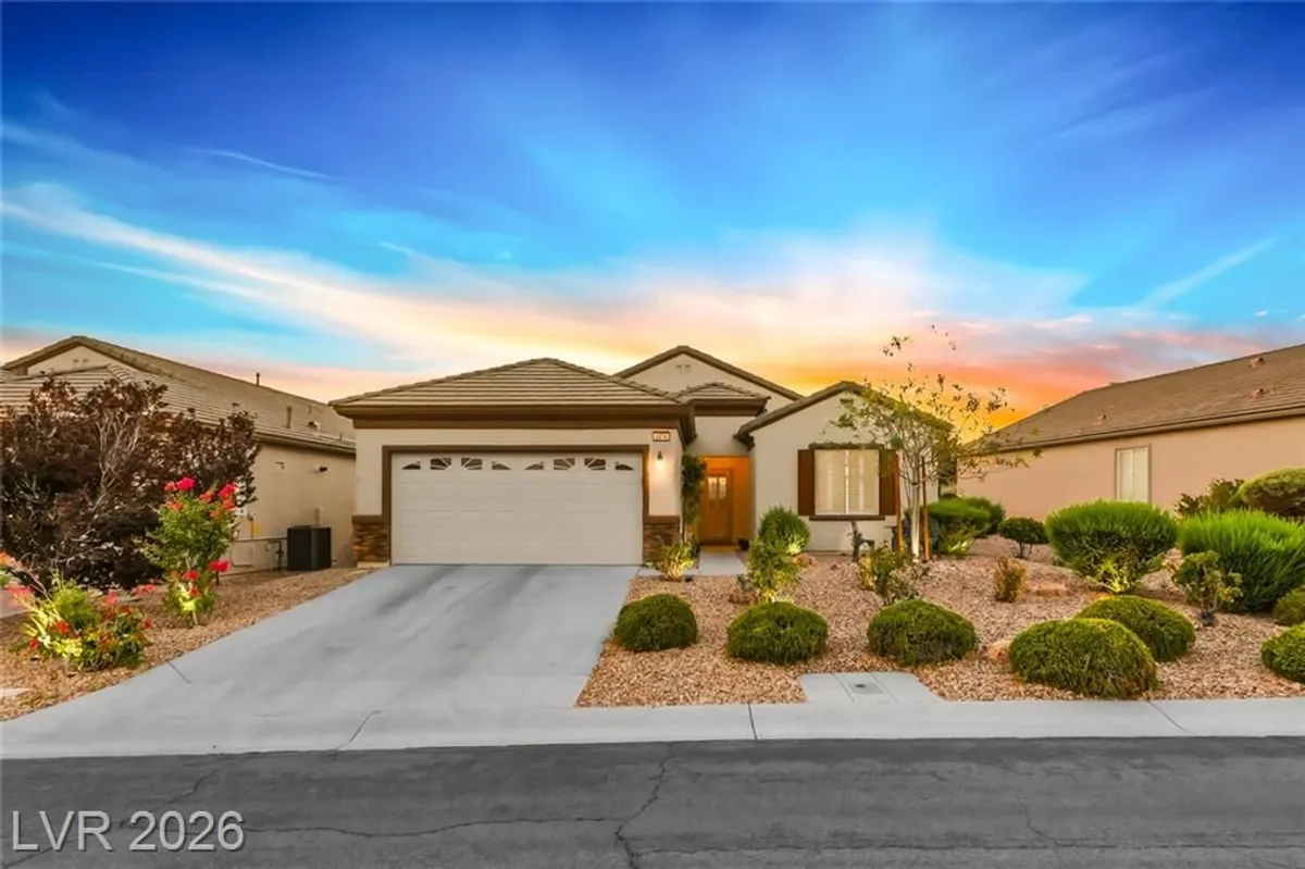 Property Slideshow image 1 of 58 | 2576 jada dr, Henderson, NV, 89044