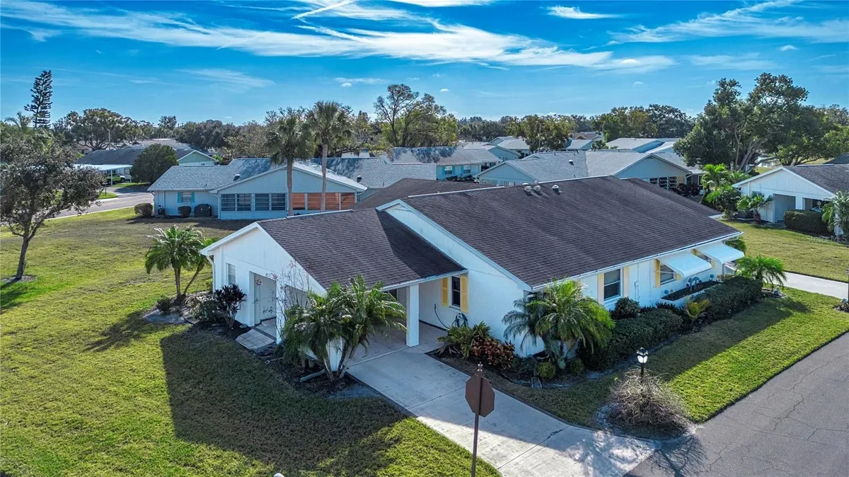 Property Slideshow image 1 of 64 | 202 glenellen pl # 191, Sun City Center, FL, 33573